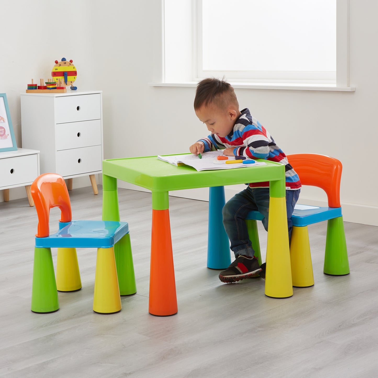 Kids Trumpet Legs Plastic Table and Chair Set