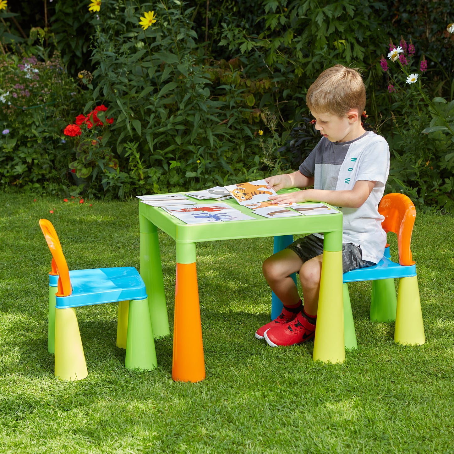 Kids Trumpet Legs Plastic Table and Chair Set